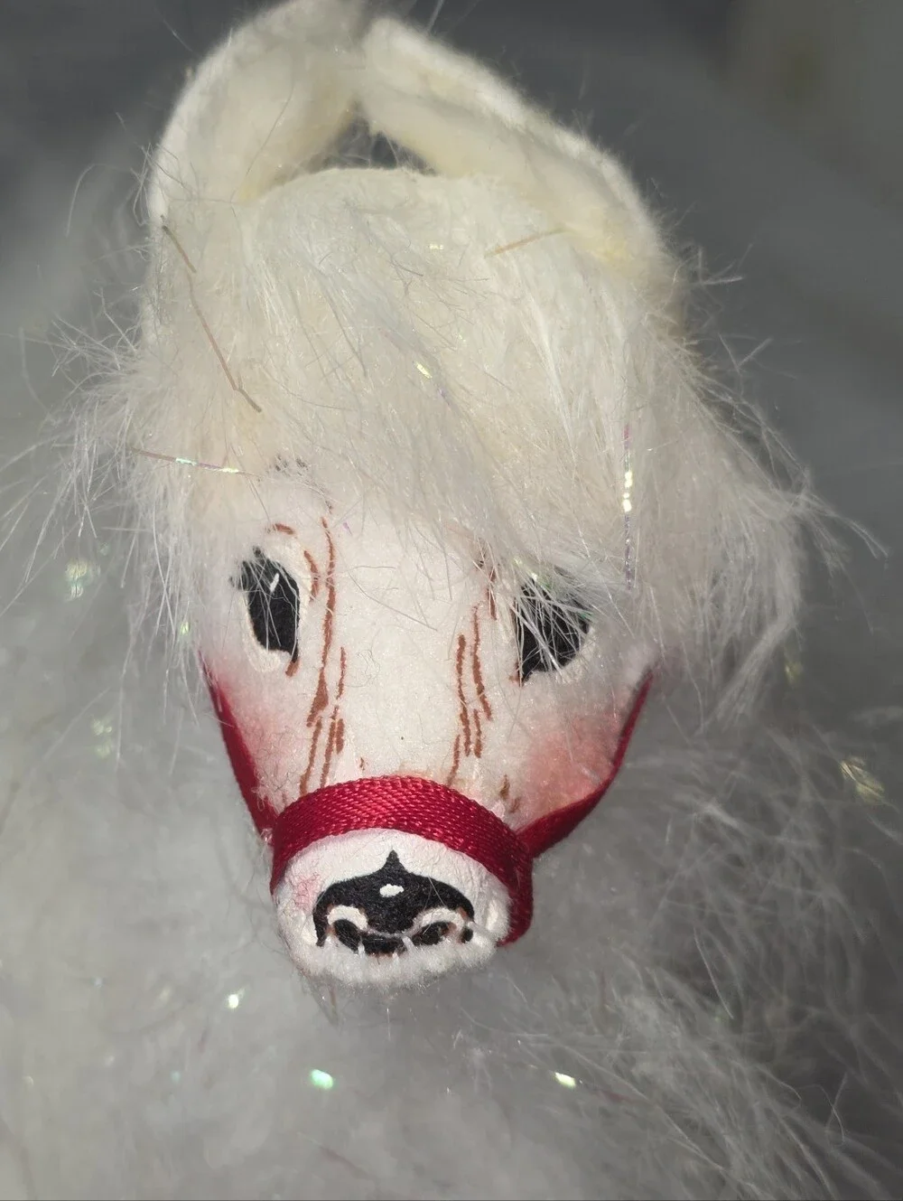 Barbie White Iridescent Feather Trim
